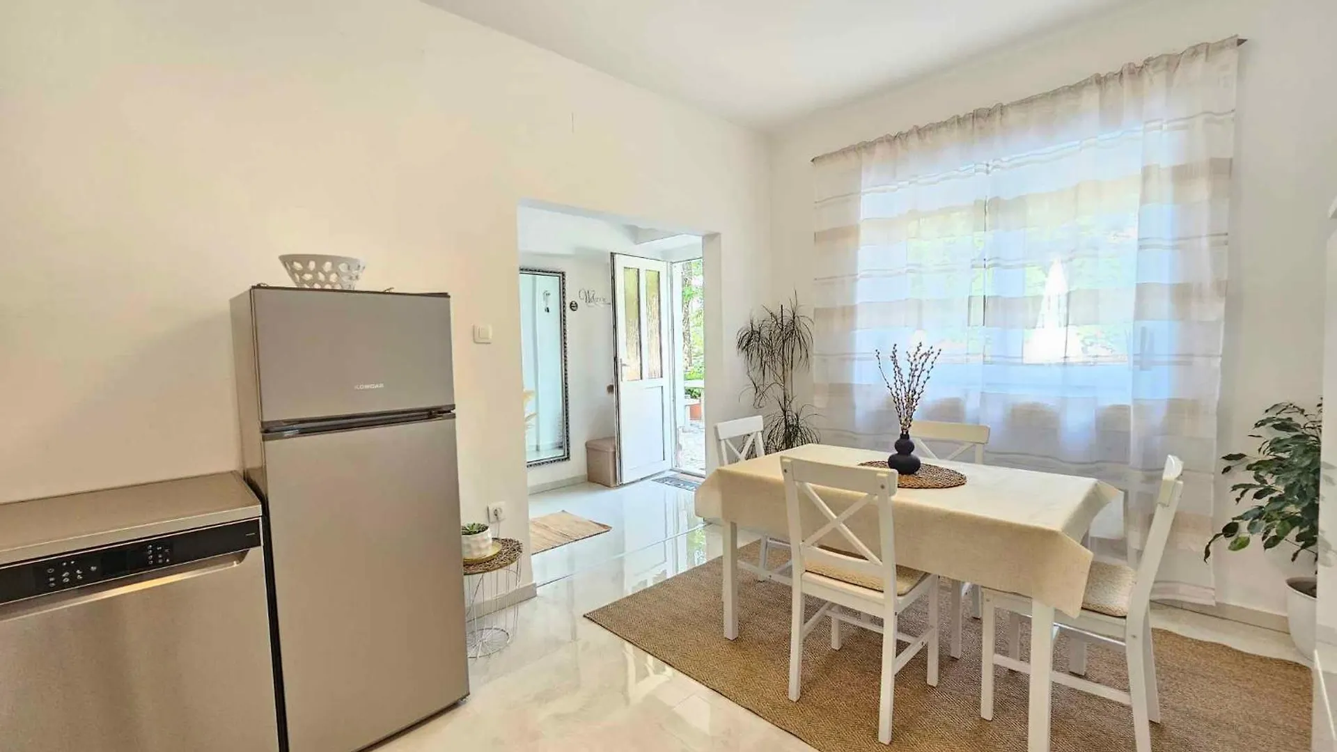 Apartment In Novi Vinodolski 30404