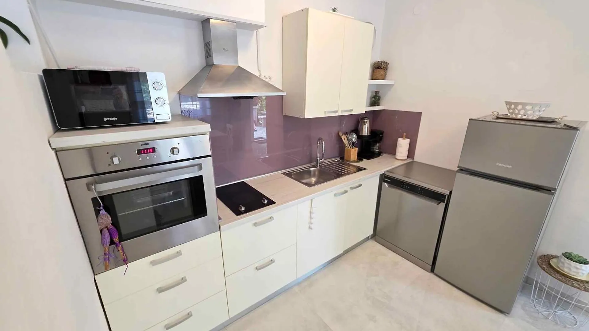 Apartment In Novi Vinodolski 30404 كرواتيا