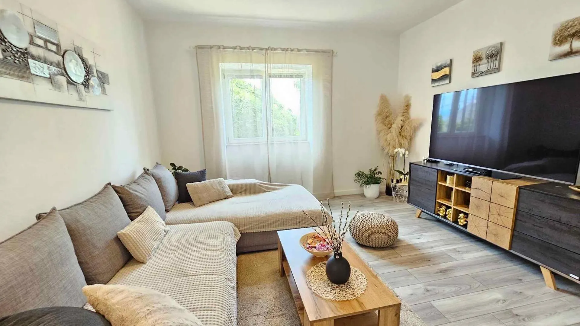 Apartment In Novi Vinodolski 30404