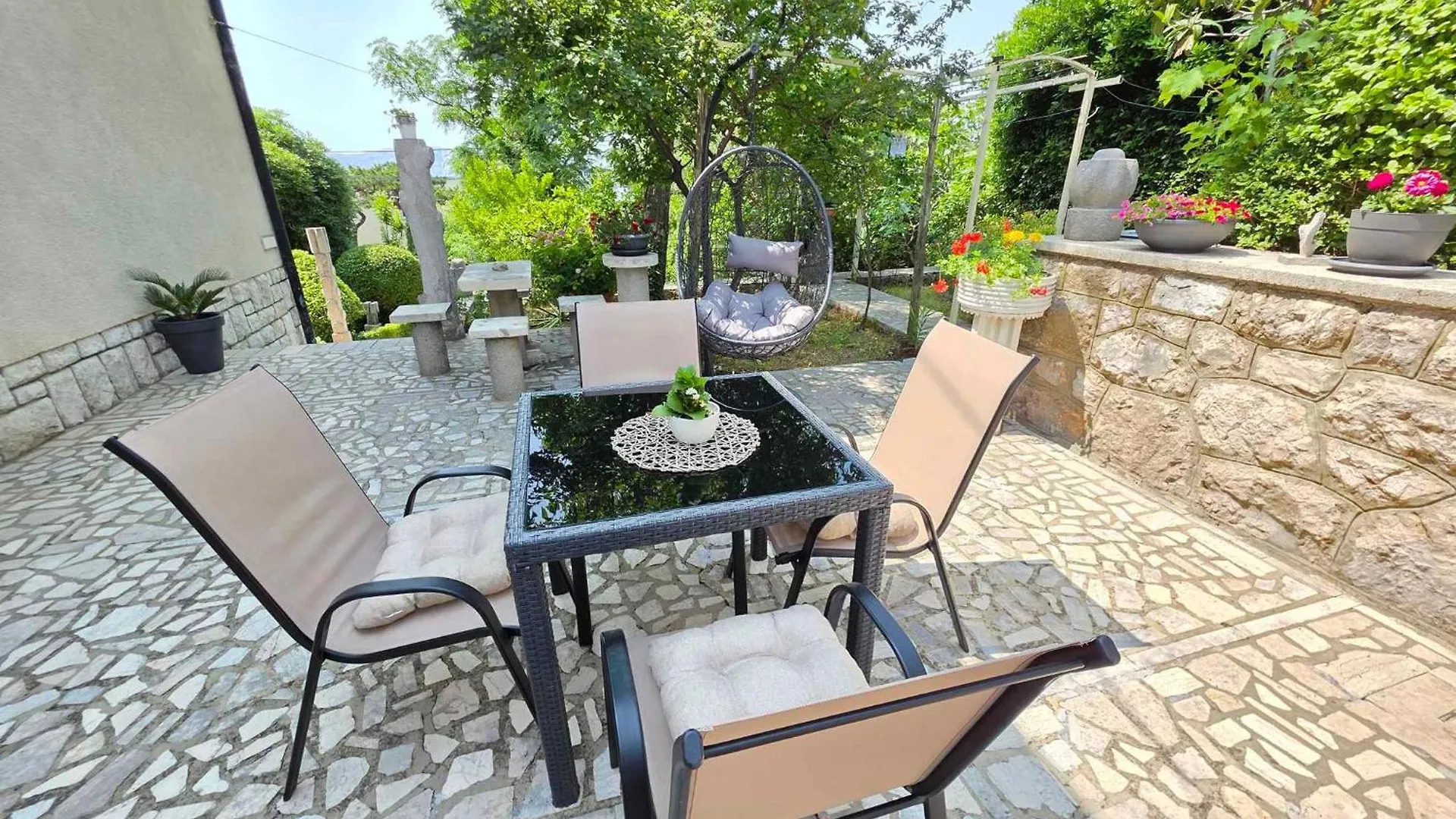 Apartment In Novi Vinodolski 30404