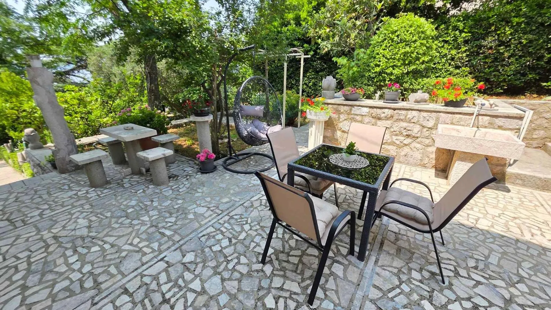 Apartment In Novi Vinodolski 30404