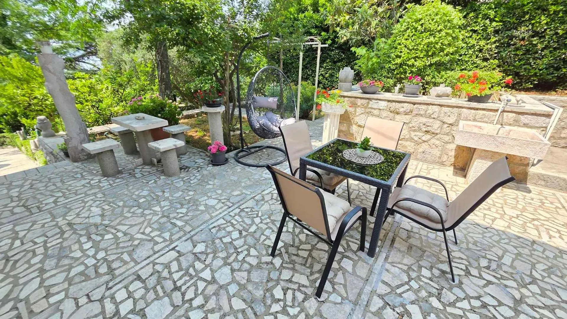 Apartment In Novi Vinodolski 30404 كرواتيا
